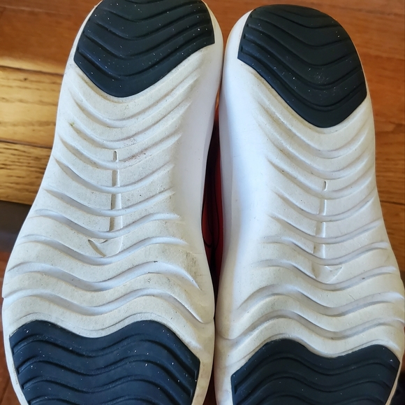 Nike - Picture 3 of 3